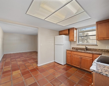 2707 Vandiver Drive - Photo Thumbnail 5