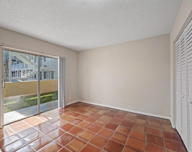 2707 Vandiver Drive - Photo Thumbnail 6