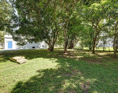 305 N 13th Street - Photo Thumbnail 14