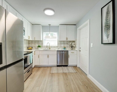 305 N 13th Street - Photo Thumbnail 5
