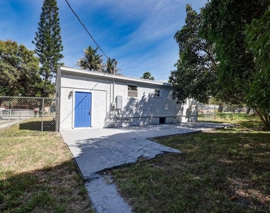 305 N 13th Street - Photo Thumbnail 12