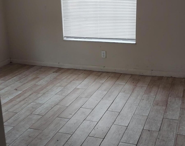 4221 Nw 19th Street Nw - Photo Thumbnail 3