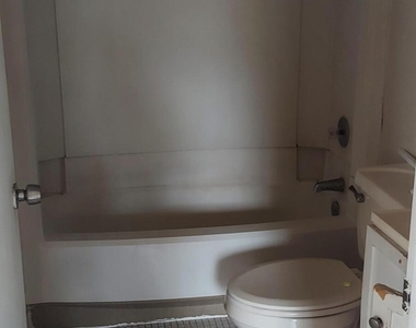4221 Nw 19th Street Nw - Photo Thumbnail 4