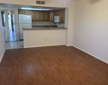 4730 W Northern Avenue - Photo Thumbnail 3
