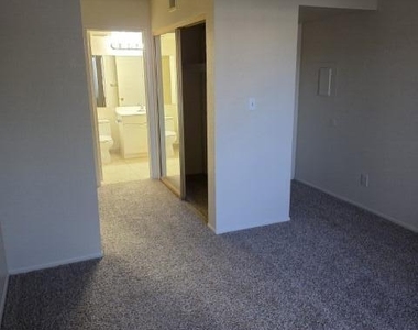 4730 W Northern Avenue - Photo Thumbnail 11