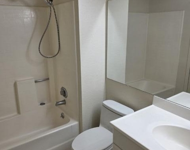 4730 W Northern Avenue - Photo Thumbnail 12