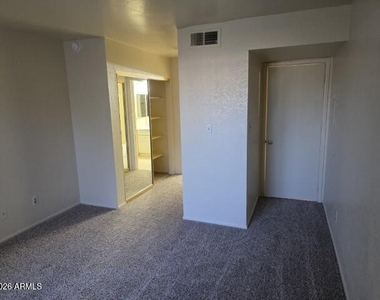 4730 W Northern Avenue - Photo Thumbnail 10
