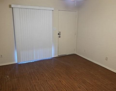 4730 W Northern Avenue - Photo Thumbnail 5
