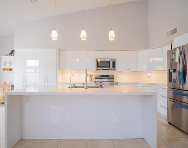 4613 E Desert Cactus Street - Photo Thumbnail 11