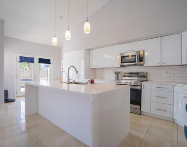 4613 E Desert Cactus Street - Photo Thumbnail 14