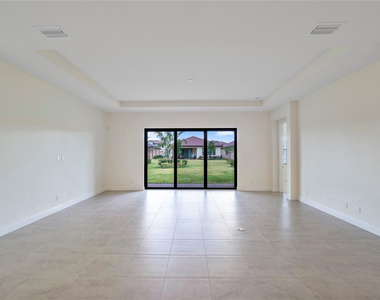 11785 S Waterway Circle - Photo Thumbnail 12