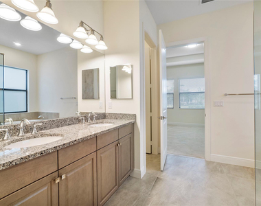 11785 S Waterway Circle - Photo Thumbnail 18