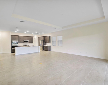 11785 S Waterway Circle - Photo Thumbnail 13