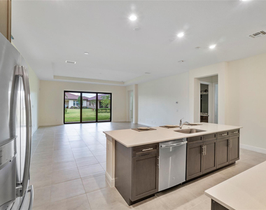 11785 S Waterway Circle - Photo Thumbnail 10