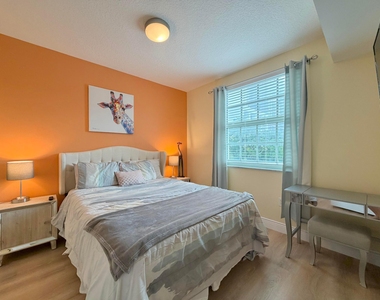 610 Clematis Street - Photo Thumbnail 17
