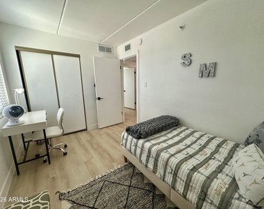 7950 E Camelback Road - Photo Thumbnail 15