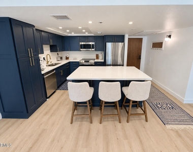 7950 E Camelback Road - Photo Thumbnail 3