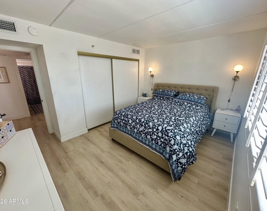 7950 E Camelback Road - Photo Thumbnail 8