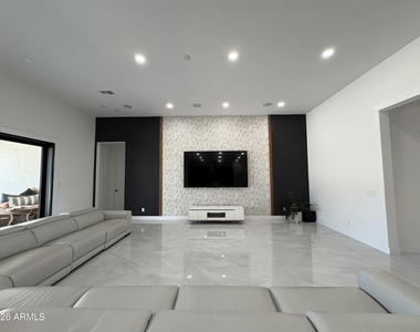 1285 E Mead Drive - Photo Thumbnail 11