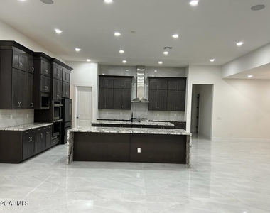 1285 E Mead Drive - Photo Thumbnail 9