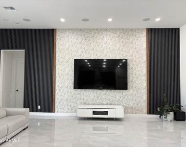 1285 E Mead Drive - Photo Thumbnail 12