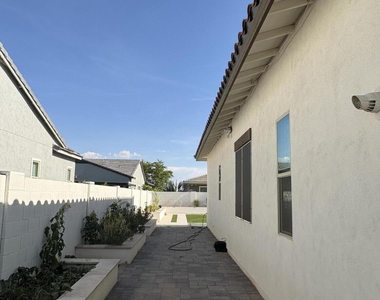 1285 E Mead Drive - Photo Thumbnail 32