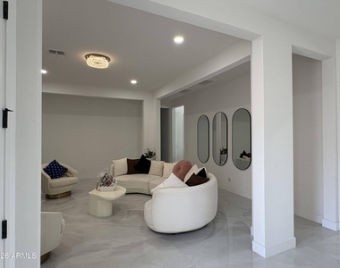 1285 E Mead Drive - Photo Thumbnail 7