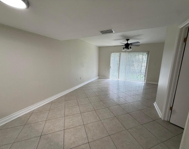 3817 Nw 90th Avenue - Photo Thumbnail 6