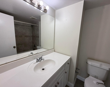 3817 Nw 90th Avenue - Photo Thumbnail 19