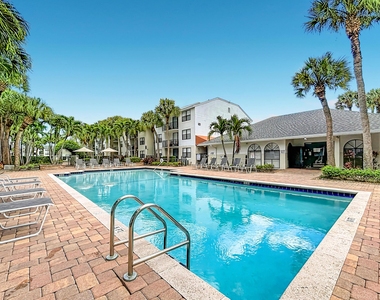 752 Executive Center Drive - Photo Thumbnail 8