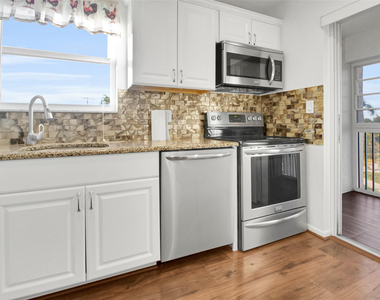 6890 Royal Palm Boulevard - Photo Thumbnail 2