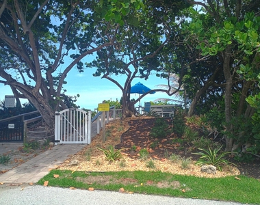 5520 N Ocean Boulevard - Photo Thumbnail 3