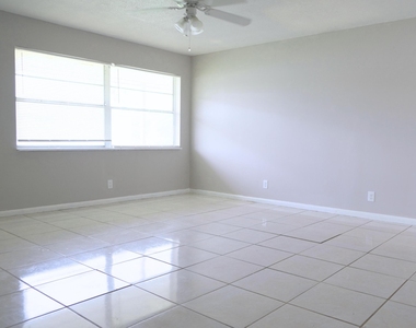 401 Silver Beach Road - Photo Thumbnail 12