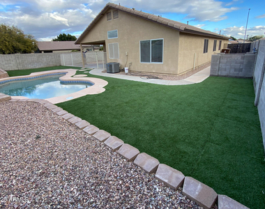8022 W Salter Drive - Photo Thumbnail 25
