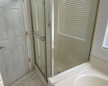 8022 W Salter Drive - Photo Thumbnail 19
