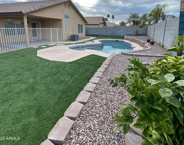 8022 W Salter Drive - Photo Thumbnail 24