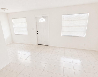 1401 Ne 17th Court - Photo Thumbnail 1