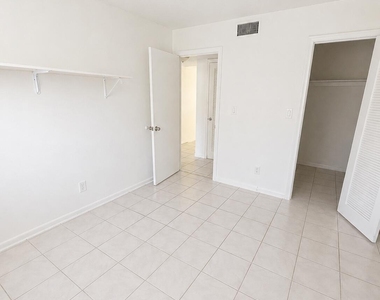 1401 Ne 17th Court - Photo Thumbnail 5