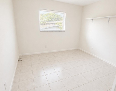 1401 Ne 17th Court - Photo Thumbnail 10