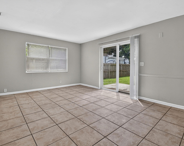 1037 W 28th Street - Photo Thumbnail 9