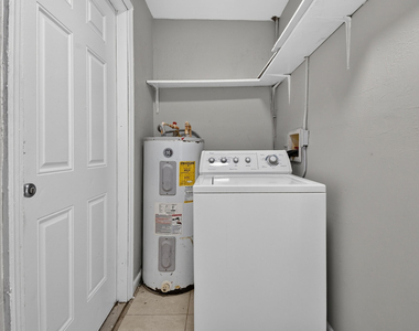 1037 W 28th Street - Photo Thumbnail 24