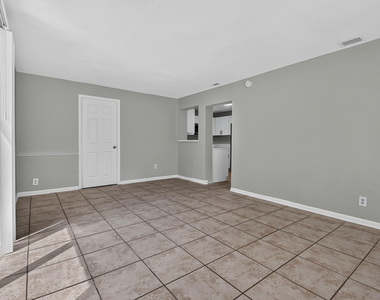 1037 W 28th Street - Photo Thumbnail 10