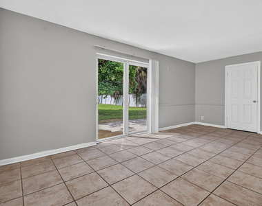1037 W 28th Street - Photo Thumbnail 8