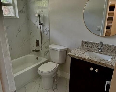 4165 Sw 67th Avenue - Photo Thumbnail 4