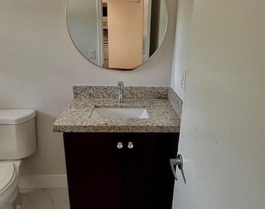 4165 Sw 67th Avenue - Photo Thumbnail 5