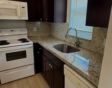 4165 Sw 67th Avenue - Photo Thumbnail 8