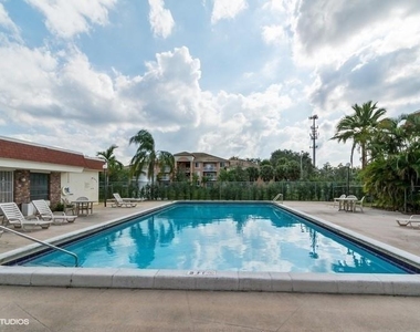 4165 Sw 67th Avenue - Photo Thumbnail 1