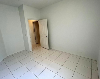 3166 Via Poinciana - Photo Thumbnail 29