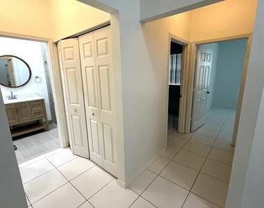 3166 Via Poinciana - Photo Thumbnail 25