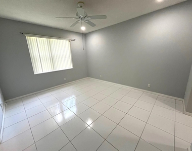 3166 Via Poinciana - Photo Thumbnail 15
